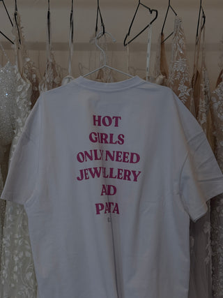 The É Tee